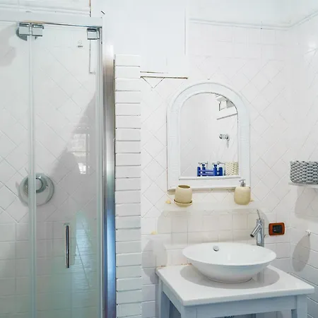 Massimo Cartaromana With Wide Pool And View On The Castle * Ischia