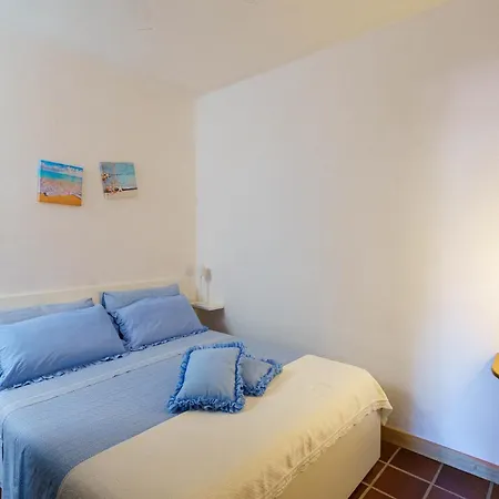 Villa Massimo Cartaromana With Wide Pool And View On The Castle Ischia