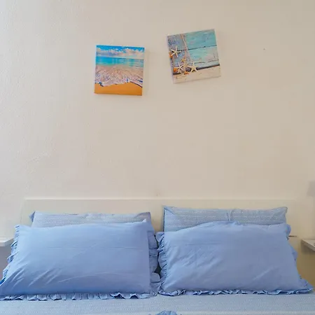 Massimo Cartaromana With Wide Pool And View On The Castle Ischia