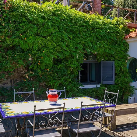 Massimo Cartaromana With Wide Pool And View On The Castle Villa Ischia