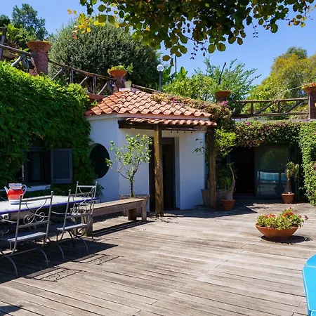 Massimo Cartaromana With Wide Pool And View On The Castle Villa Ischia