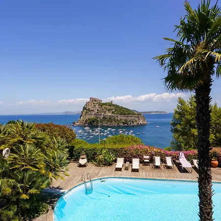 Massimo Cartaromana With Wide Pool And View On The Castle Villa