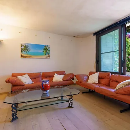 Villa Massimo Cartaromana With Wide Pool And View On The Castle Ischia