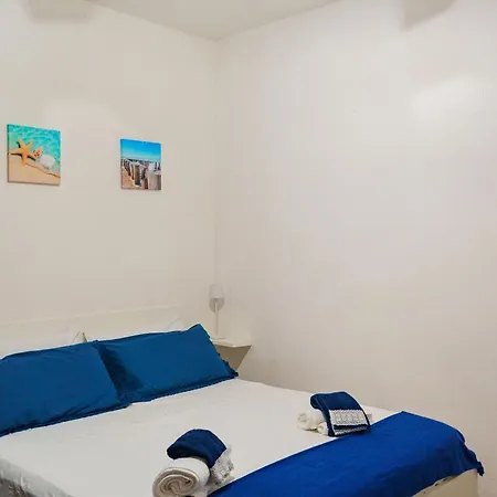 Massimo Cartaromana With Wide Pool And View On The Castle Villa Ischia