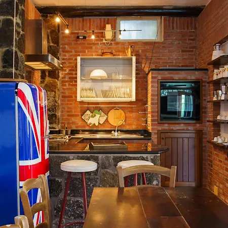 Massimo Cartaromana With Wide Pool And View On The Castle * Ischia