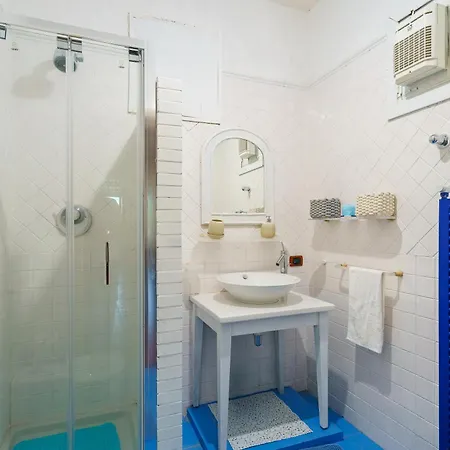 Villa Massimo Cartaromana With Wide Pool And View On The Castle