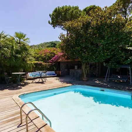 Massimo Cartaromana With Wide Pool And View On The Castle Ischia