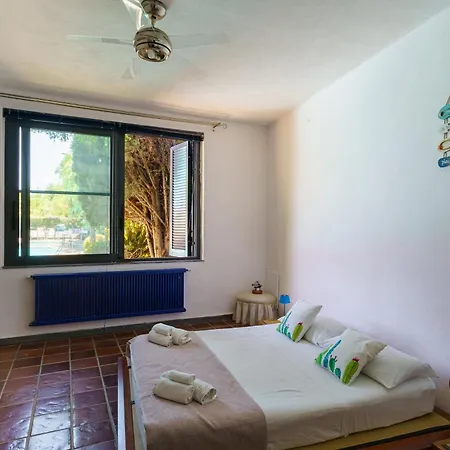 Villa Massimo Cartaromana With Wide Pool And View On The Castle Ischia